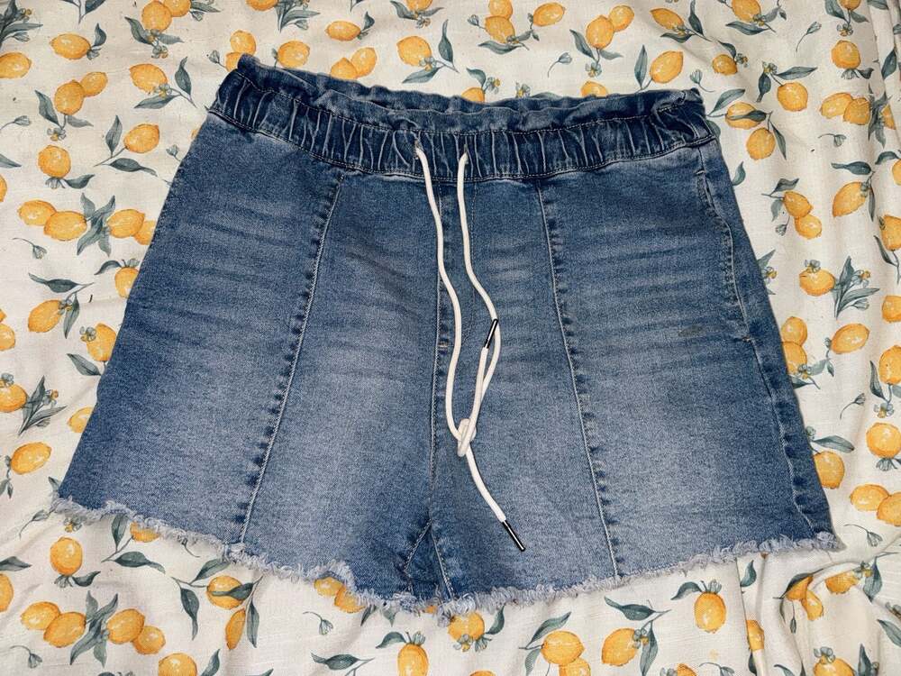 Stitch Star Womens Large Denim Shorts Pull On Drawstring Raw Hem Jean Shorts